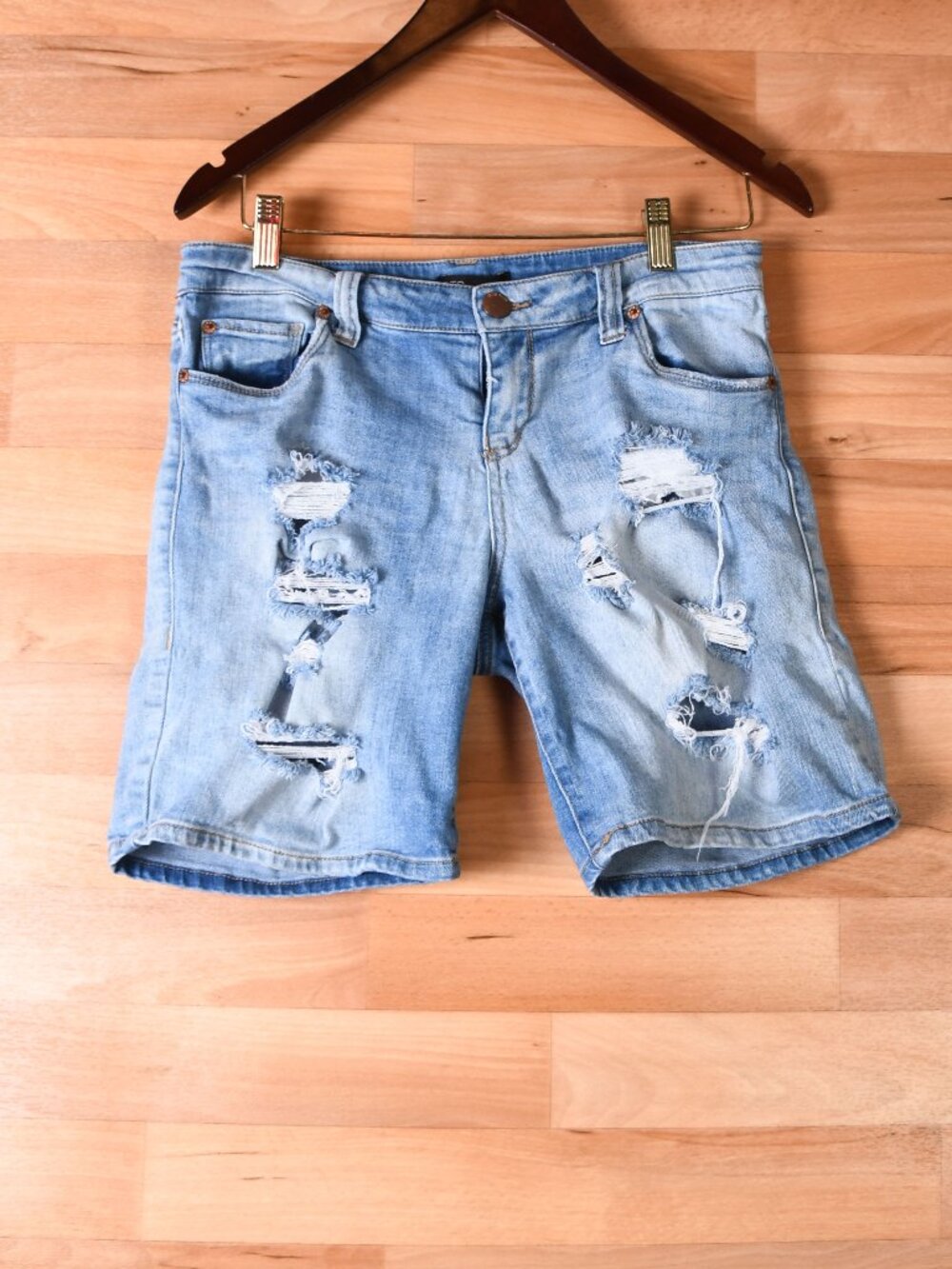 STS Blue distressed ripped jean shorts Size 7
